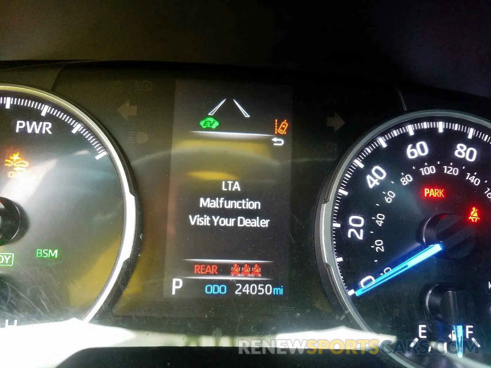 8 fotografías del automóvil dañado 2T3MWRFV6KW004463 TOYOTA RAV4 LE 2019