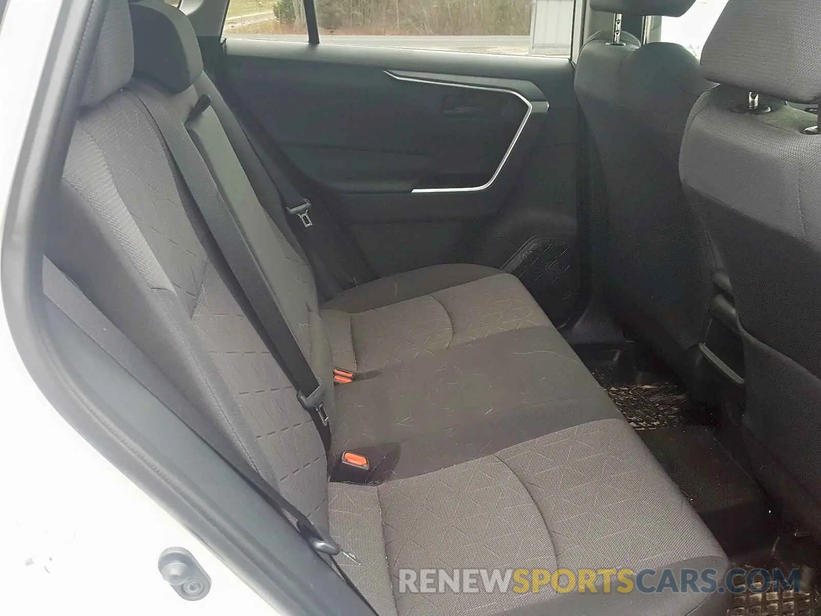 6 fotografías del automóvil dañado 2T3Z1RFV5KC004315 TOYOTA RAV4 LE 2019