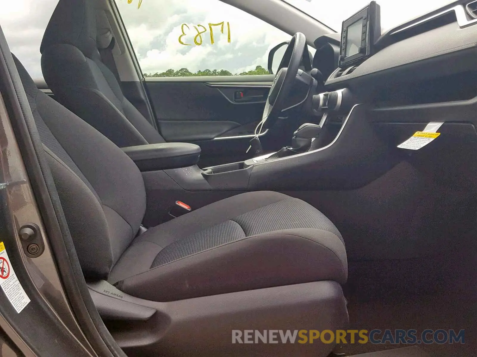 5 fotografías del automóvil dañado JTMH1RFVXKD507734 TOYOTA RAV4 LE 2019
