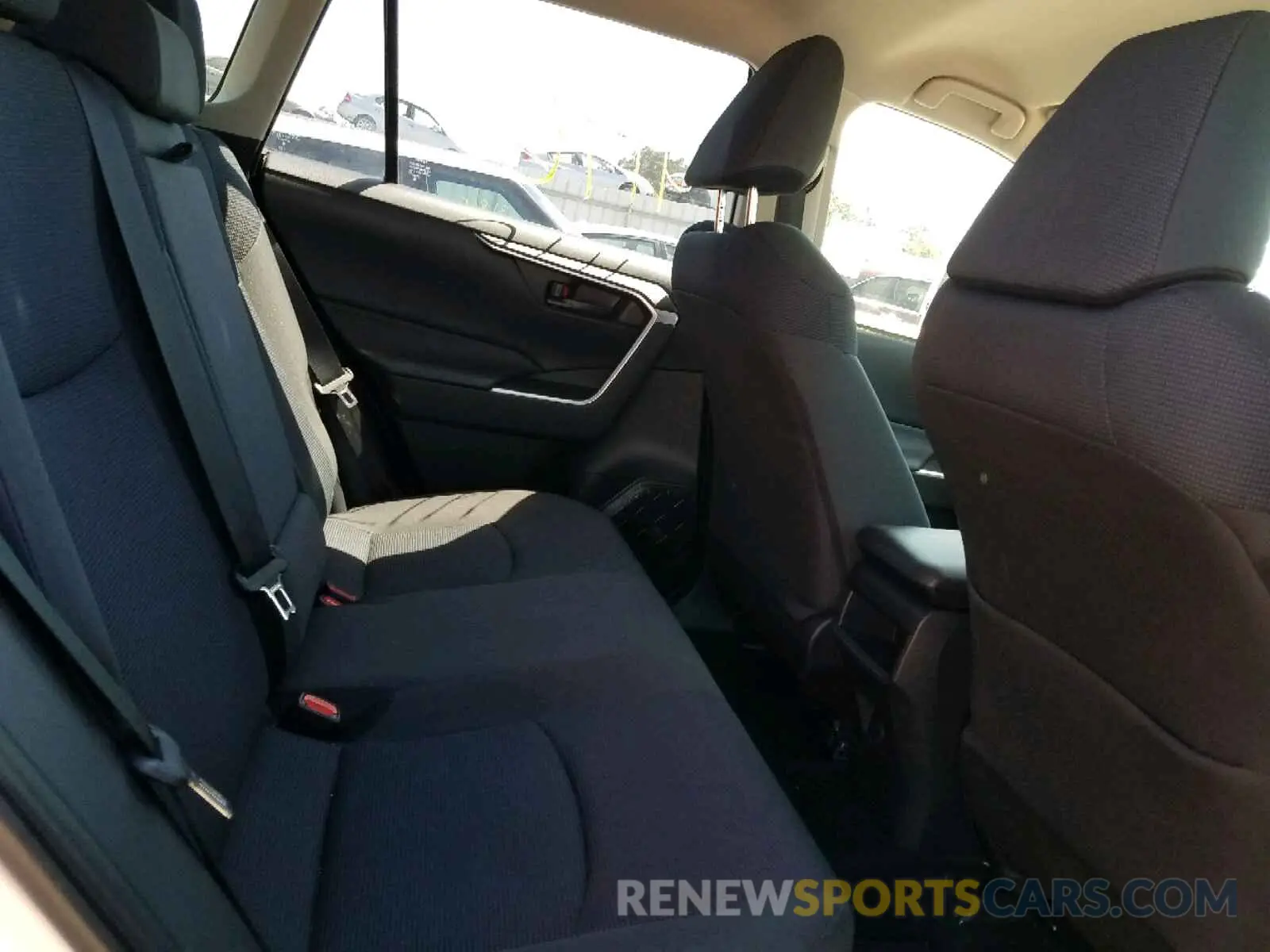 6 fotografías del automóvil dañado JTMH1RFVXKJ006490 TOYOTA RAV4 LE 2019