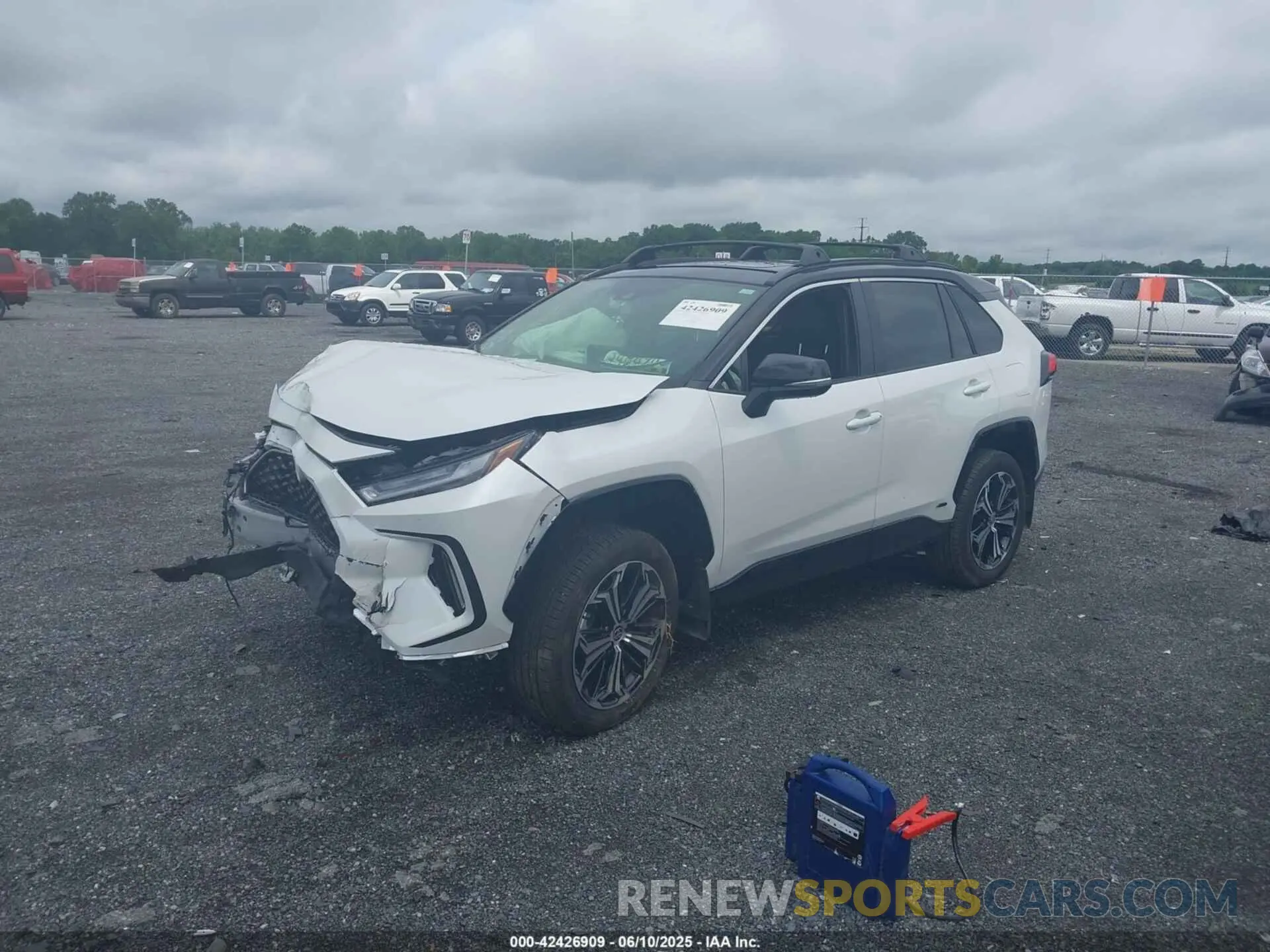 2 fotografías del automóvil dañado JTMEB3FV4SD237610 TOYOTA RAV4 PLUG-IN HYBRID 2025