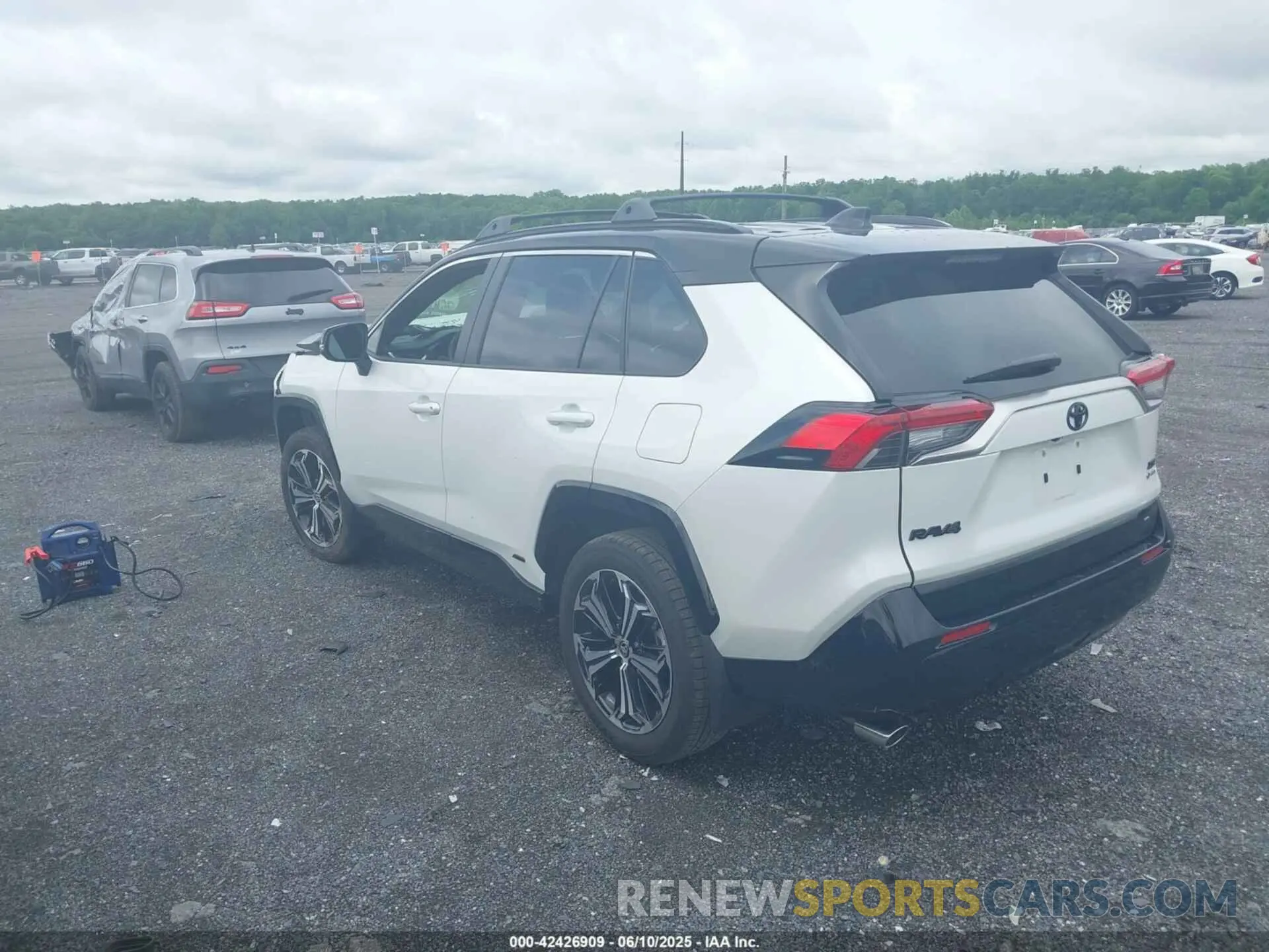 3 fotografías del automóvil dañado JTMEB3FV4SD237610 TOYOTA RAV4 PLUG-IN HYBRID 2025