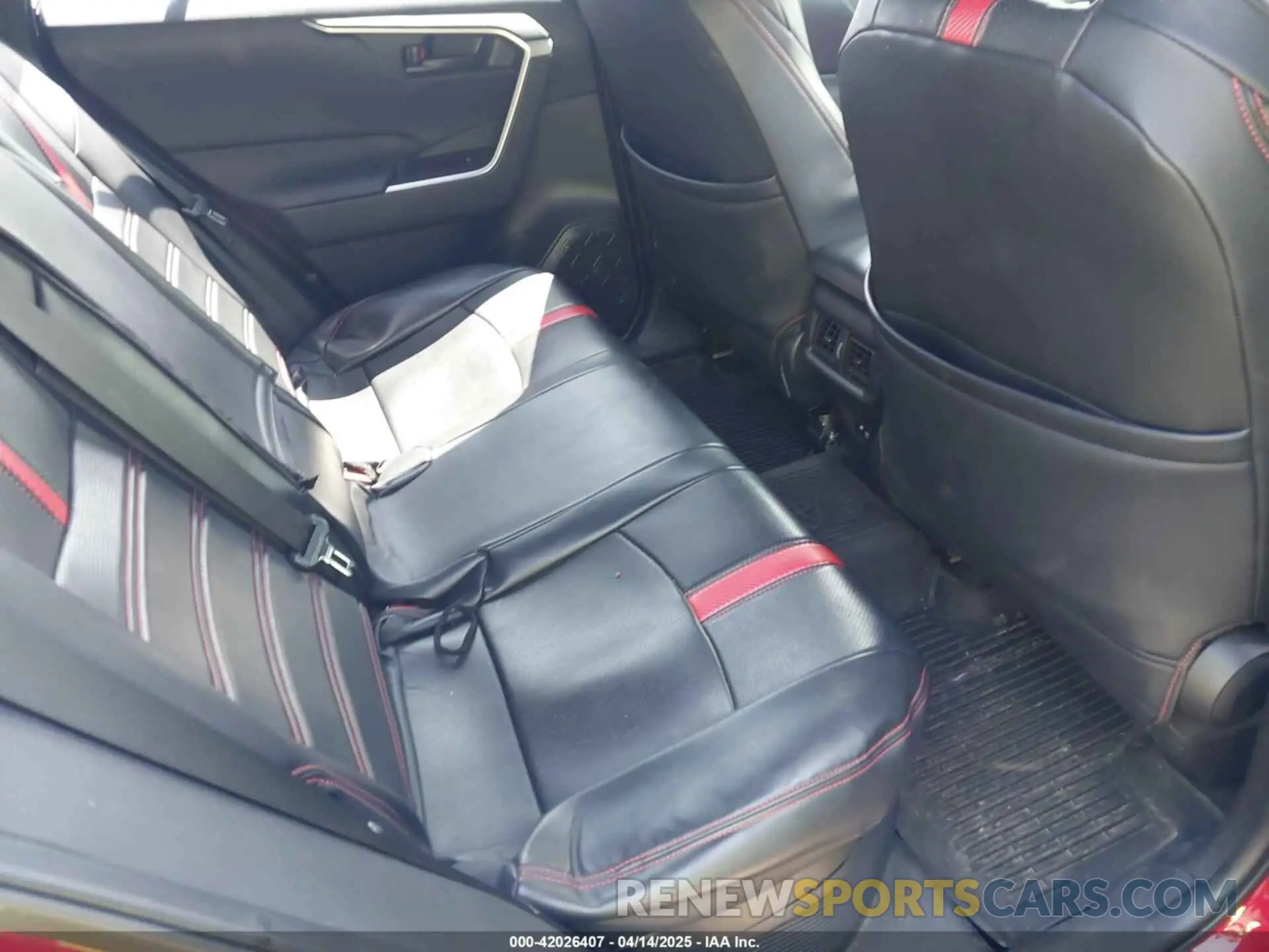 8 fotografías del automóvil dañado JTMAB3FV2MD050660 TOYOTA RAV4 PRIME 2021