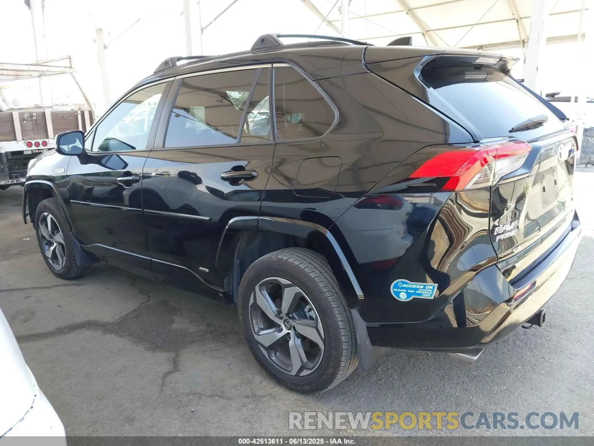 3 fotografías del automóvil dañado JTMAB3FV4MD048537 TOYOTA RAV4 PRIME 2021