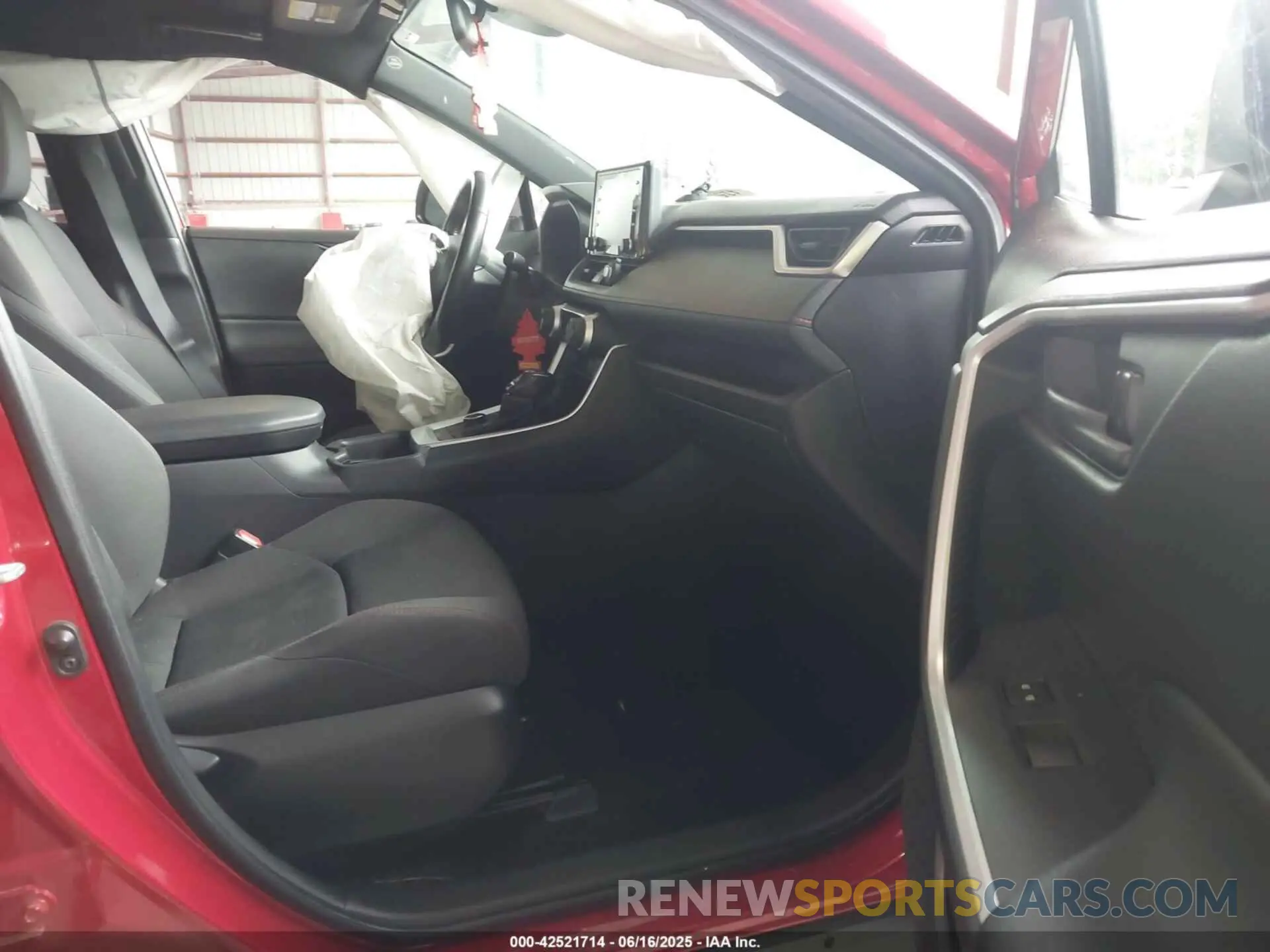 5 fotografías del automóvil dañado JTMAB3FV8MD044152 TOYOTA RAV4 PRIME 2021