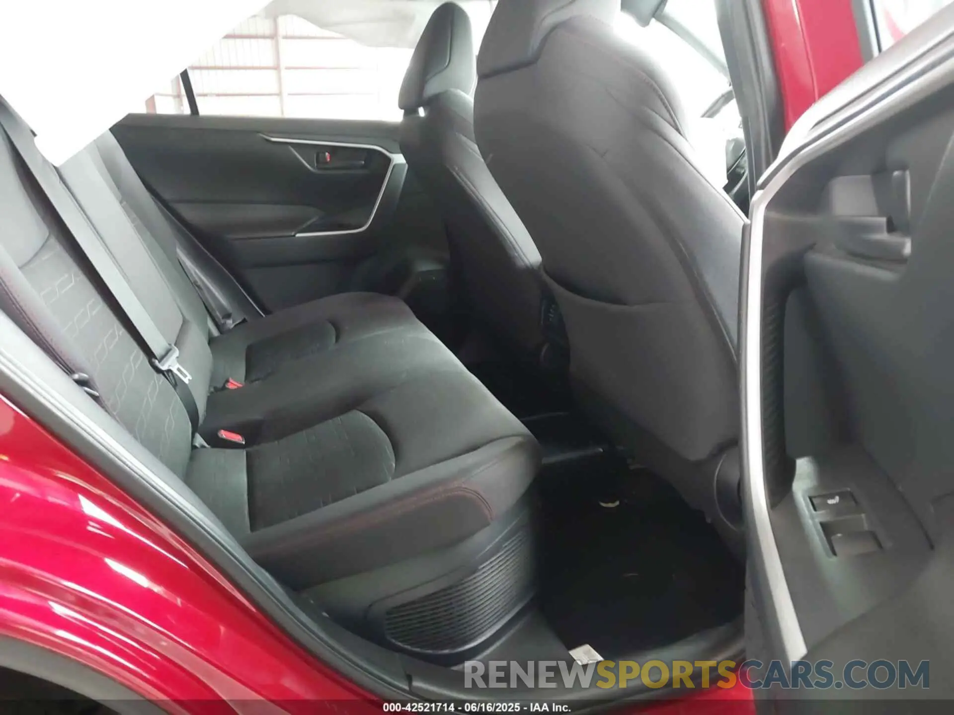 8 fotografías del automóvil dañado JTMAB3FV8MD044152 TOYOTA RAV4 PRIME 2021