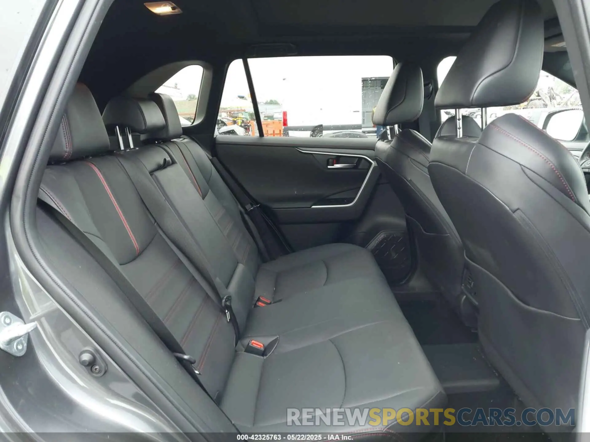 8 fotografías del automóvil dañado JTMFB3FV4MD065831 TOYOTA RAV4 PRIME 2021