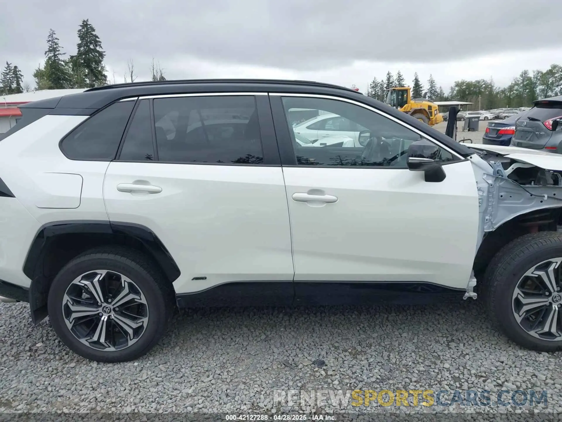 14 fotografías del automóvil dañado JTMEB3FV1ND100256 TOYOTA RAV4 PRIME 2022