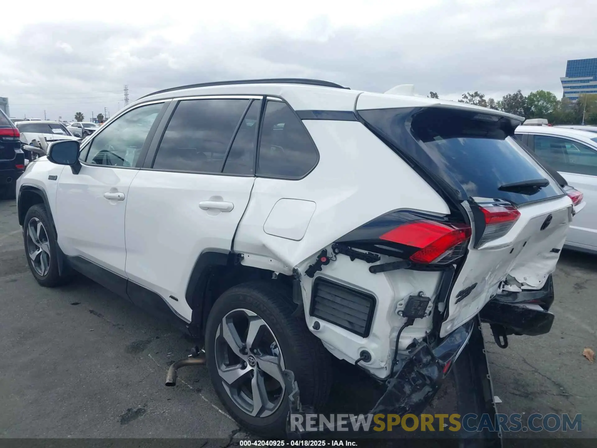 15 fotografías del automóvil dañado JTMAB3FV8PD146118 TOYOTA RAV4 PRIME 2023