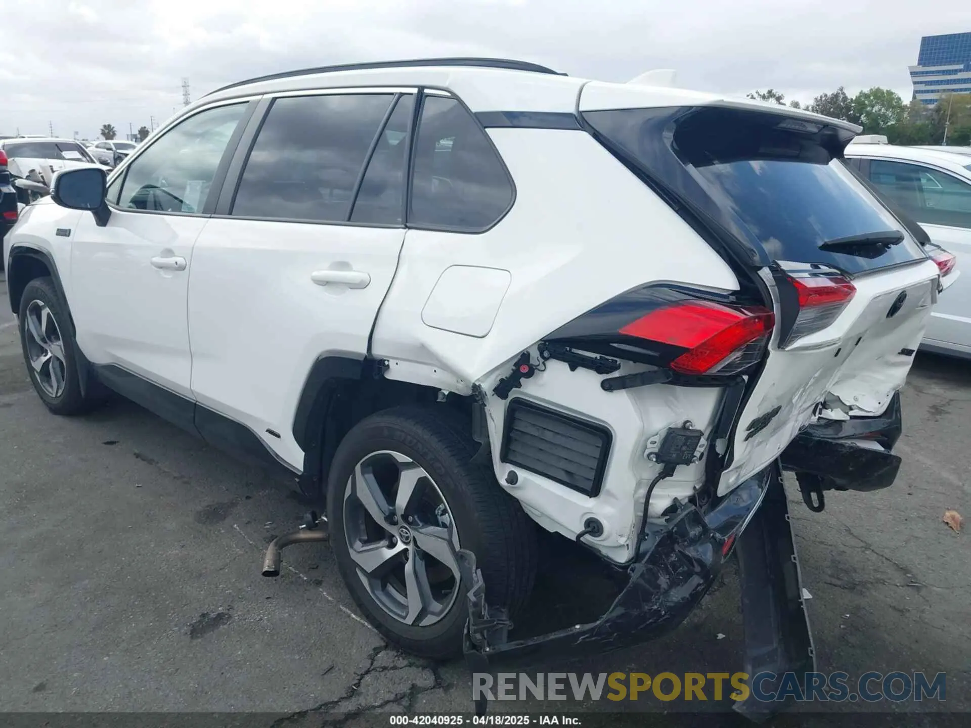 3 fotografías del automóvil dañado JTMAB3FV8PD146118 TOYOTA RAV4 PRIME 2023