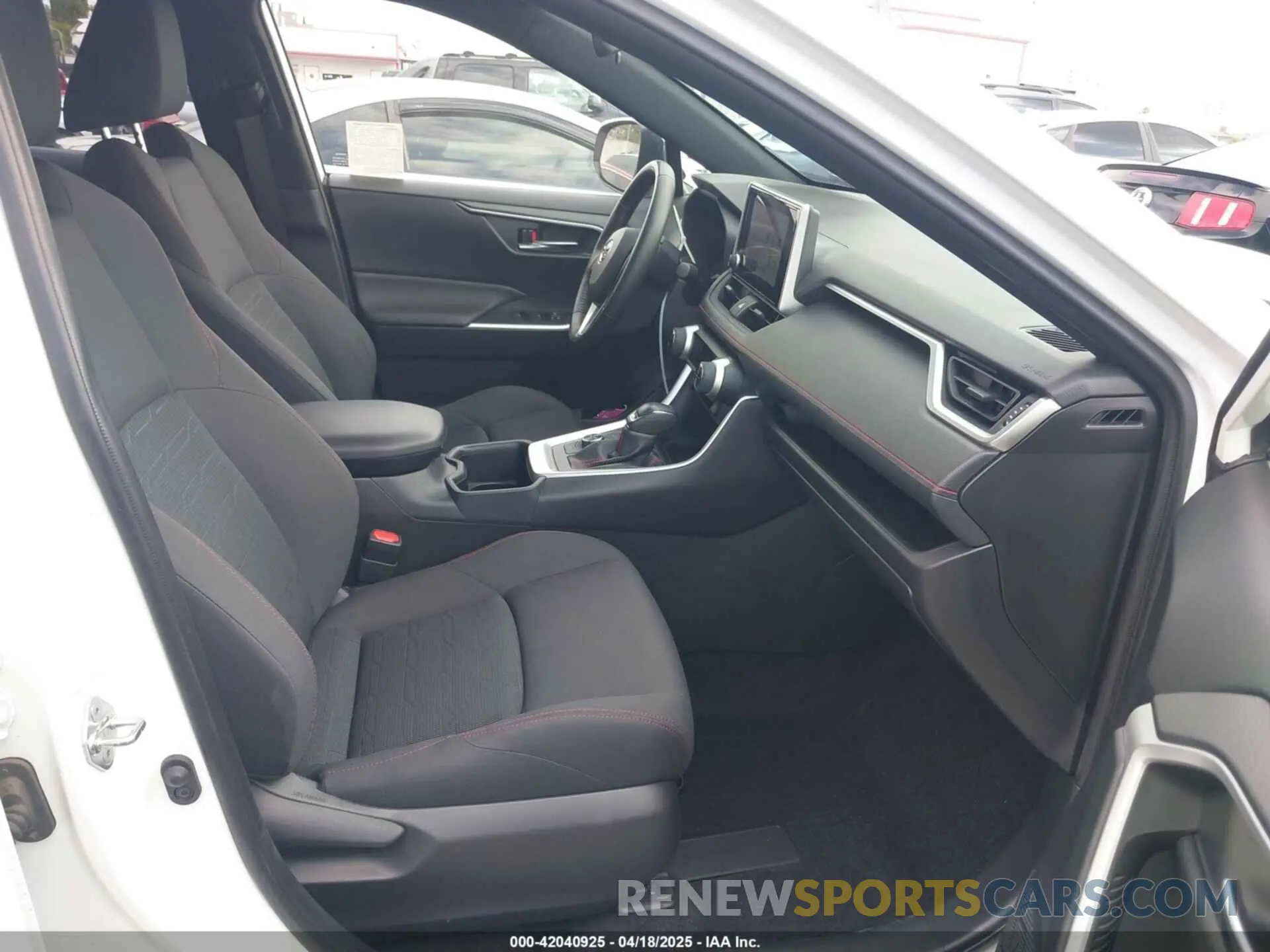 5 fotografías del automóvil dañado JTMAB3FV8PD146118 TOYOTA RAV4 PRIME 2023