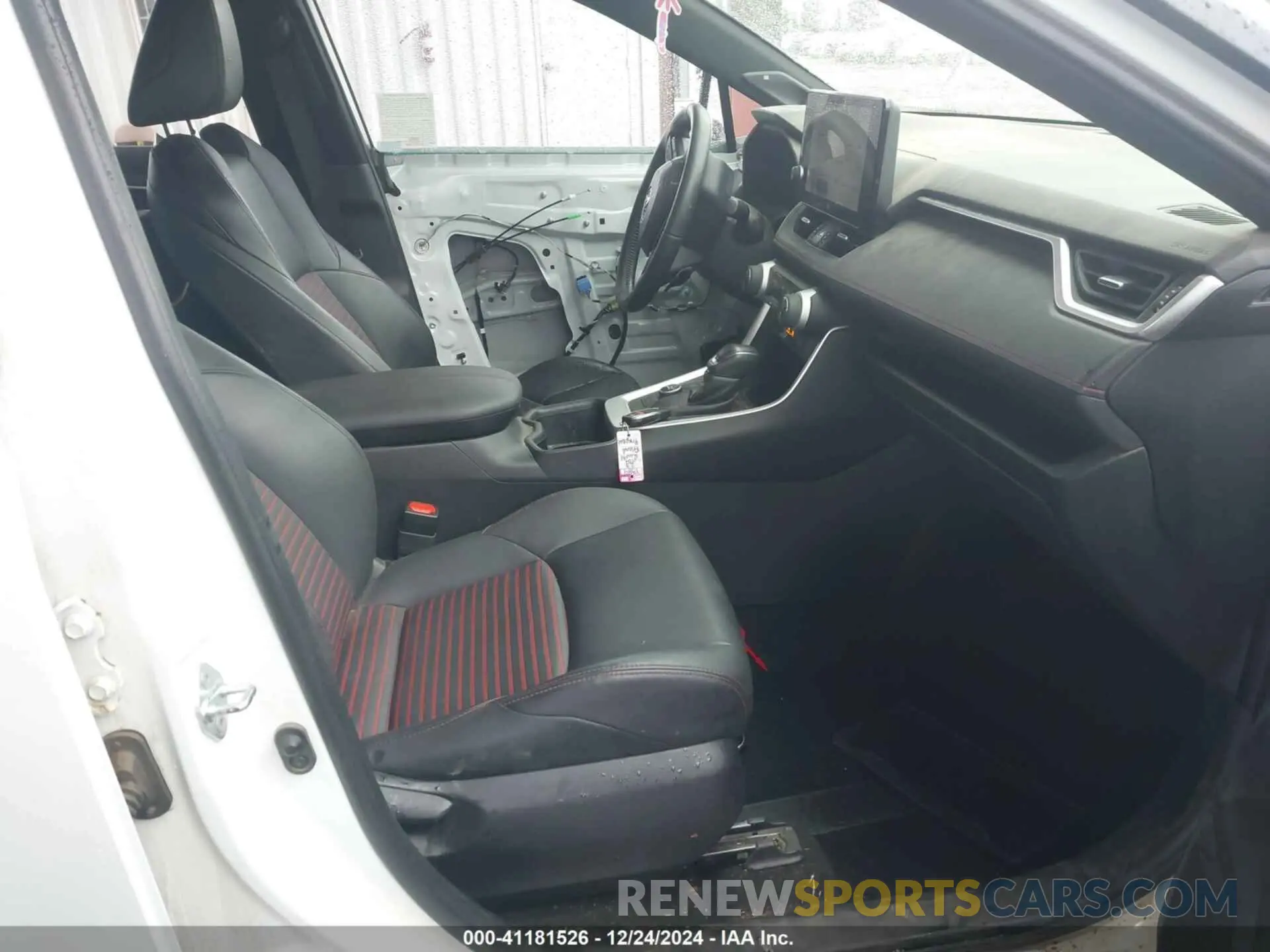 5 fotografías del automóvil dañado JTMEB3FV4PD152869 TOYOTA RAV4 PRIME 2023