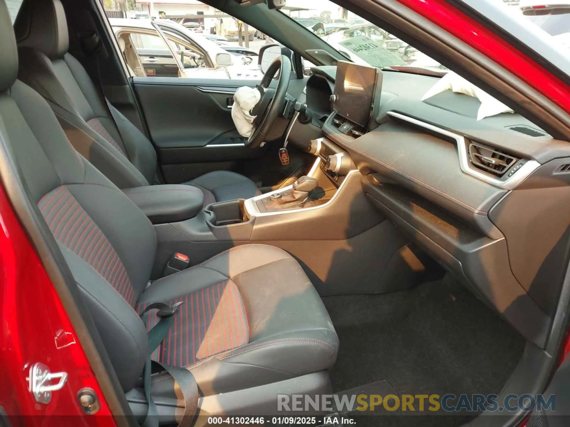 5 fotografías del automóvil dañado JTMEB3FVXPD131475 TOYOTA RAV4 PRIME 2023
