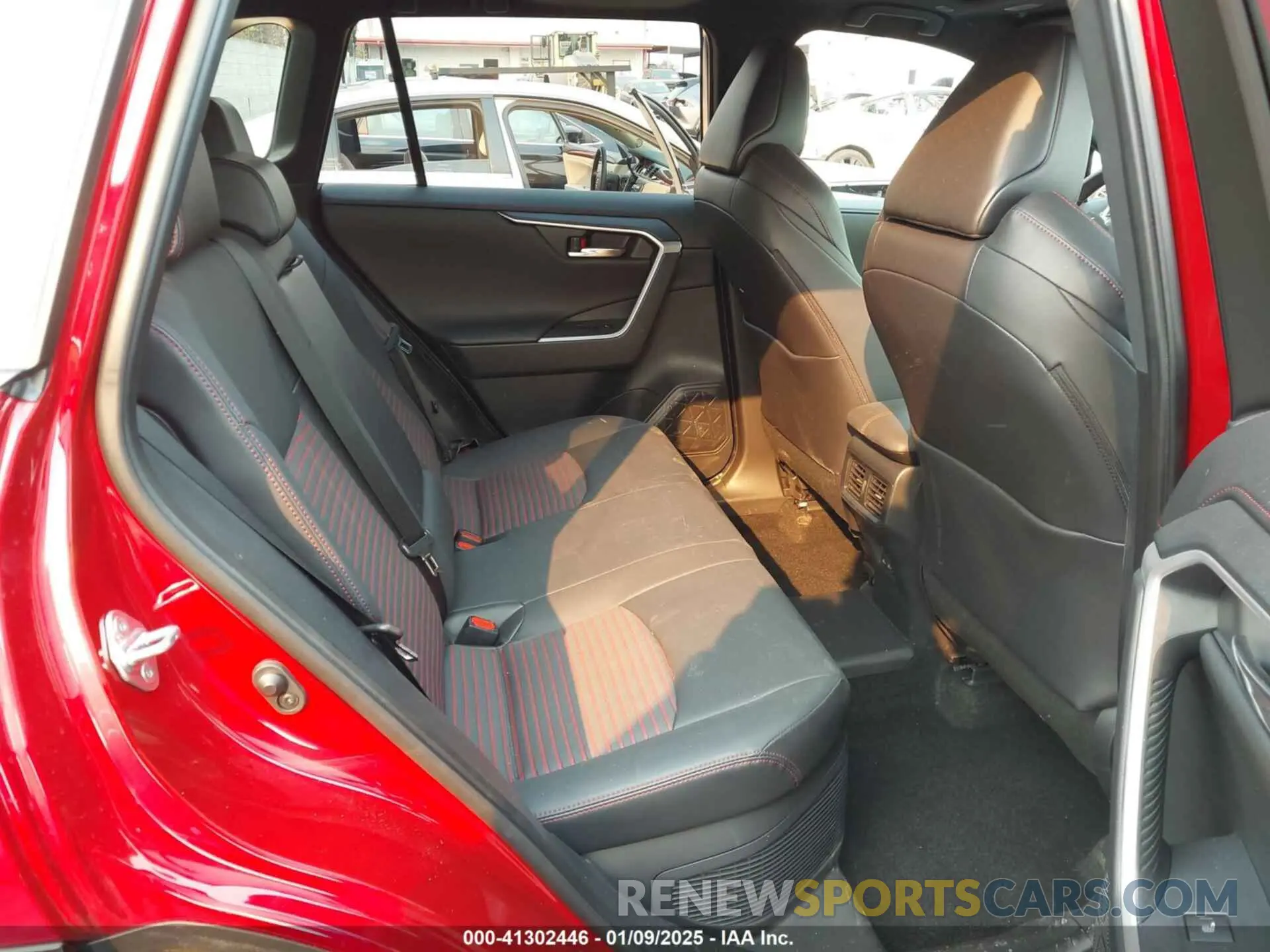 8 fotografías del automóvil dañado JTMEB3FVXPD131475 TOYOTA RAV4 PRIME 2023