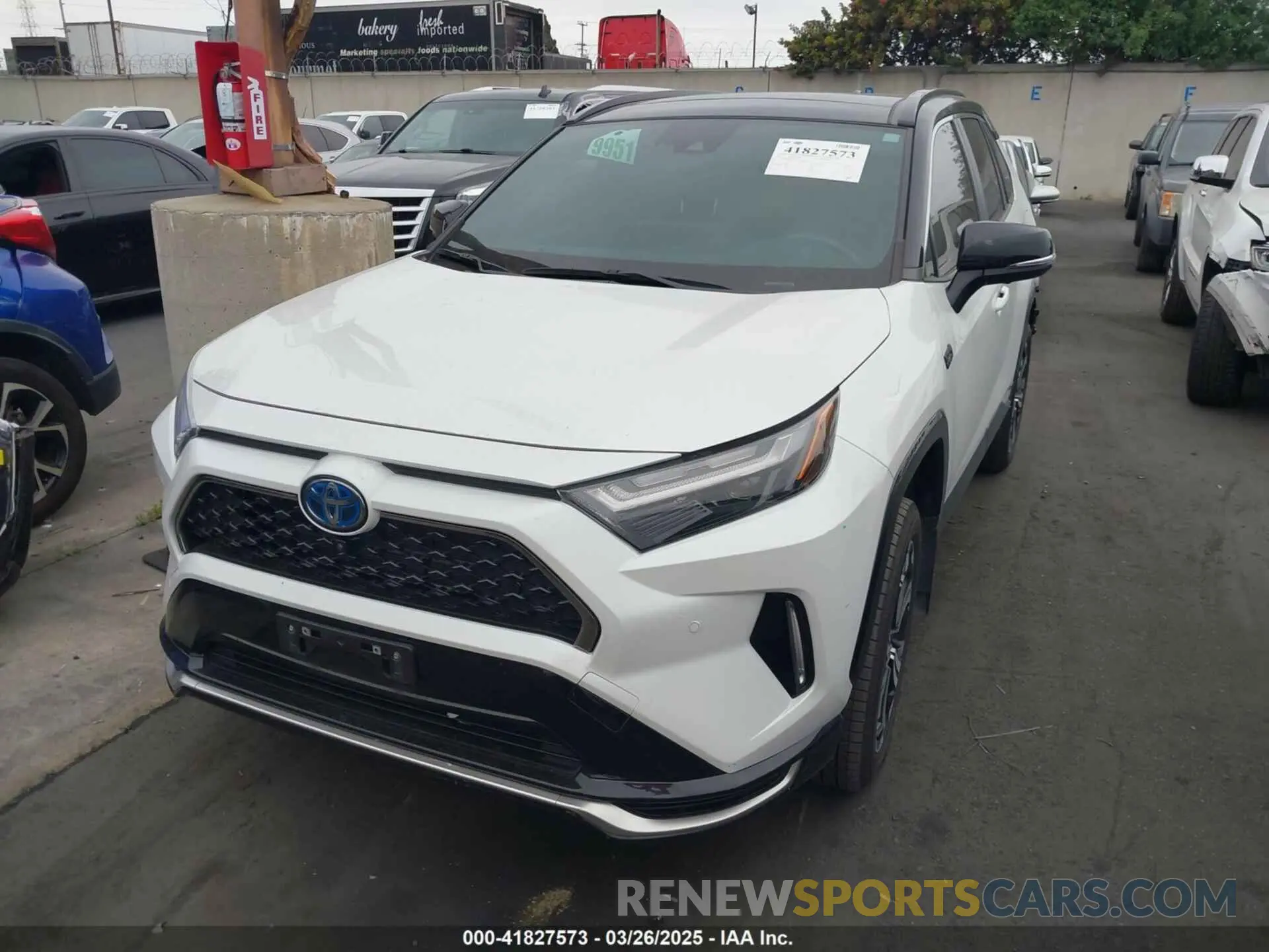 2 fotografías del automóvil dañado JTMFB3FV5PD144249 TOYOTA RAV4 PRIME 2023