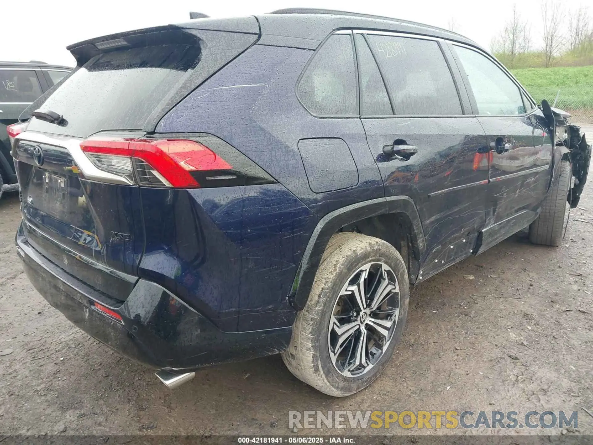 4 fotografías del automóvil dañado JTMFB3FV7PD155995 TOYOTA RAV4 PRIME 2023