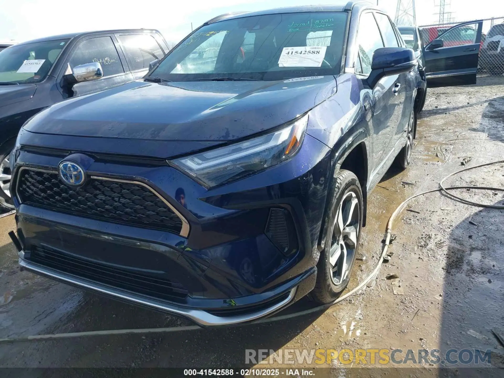2 fotografías del automóvil dañado JTMAB3FV9RD222819 TOYOTA RAV4 PRIME 2024