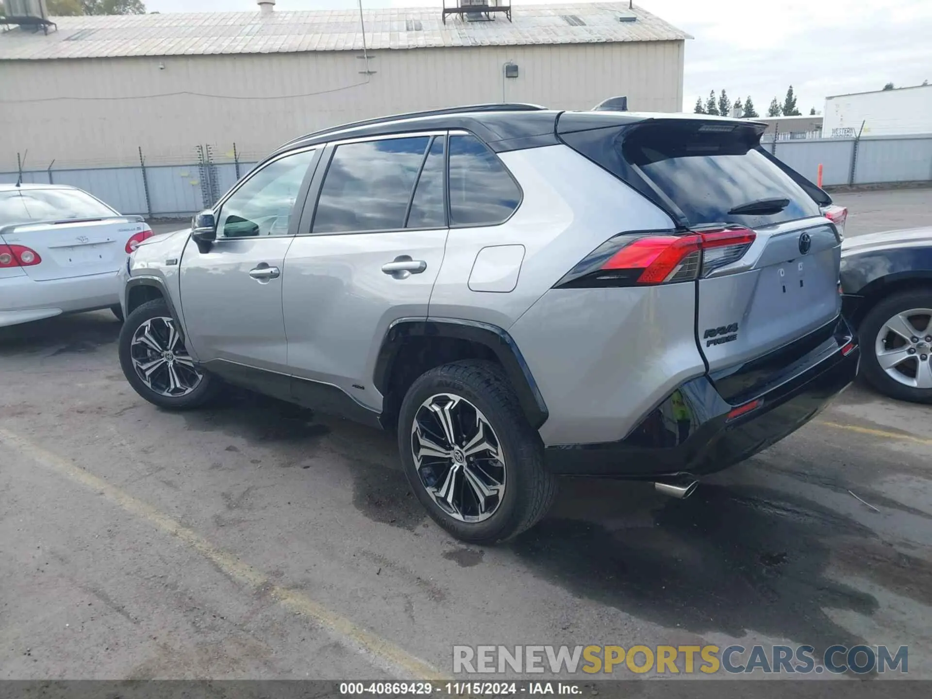 3 fotografías del automóvil dañado JTMEB3FV1RD189607 TOYOTA RAV4 PRIME 2024