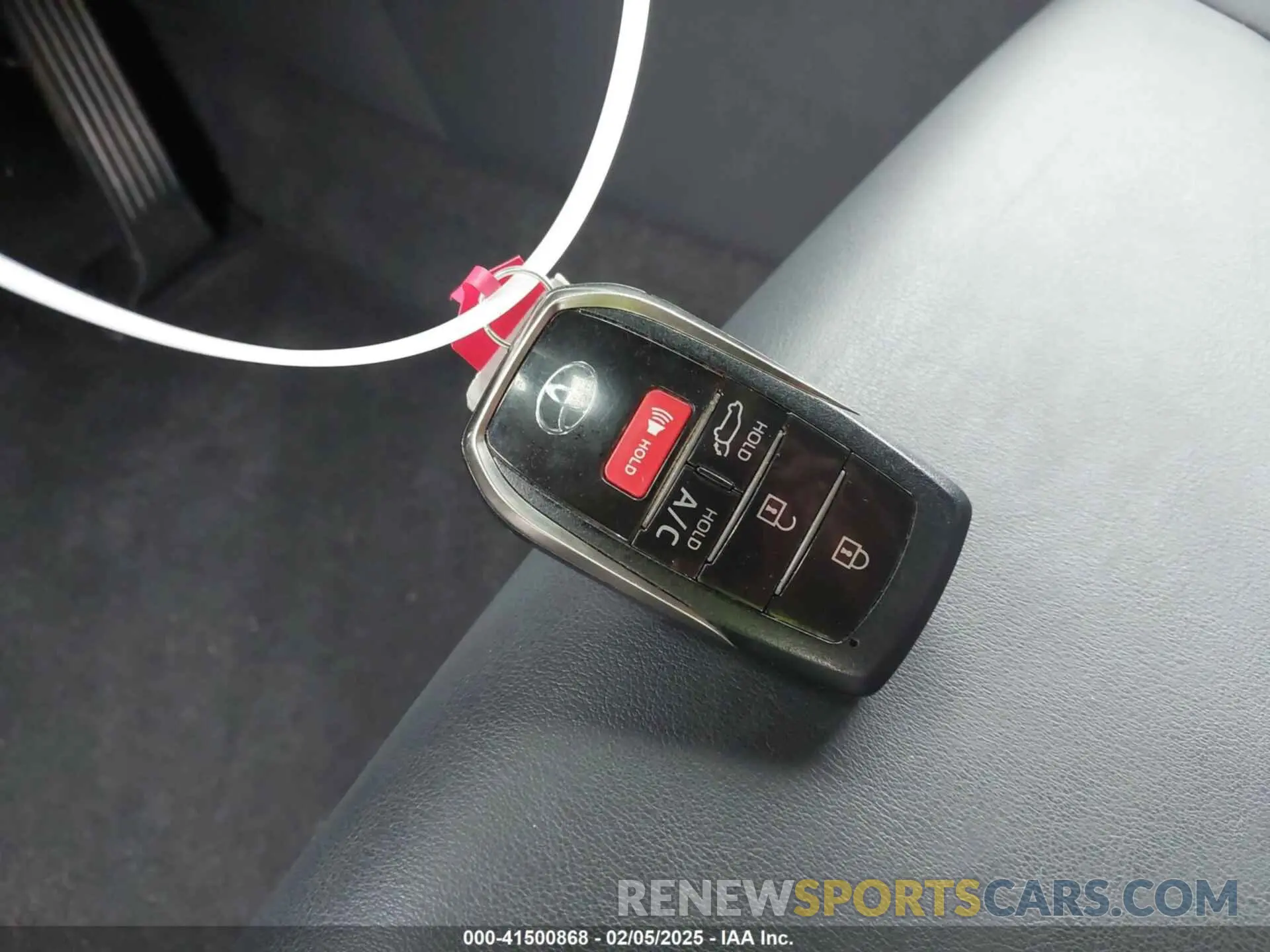 8 fotografías del automóvil dañado JTMEB3FV2RD196730 TOYOTA RAV4 PRIME 2024