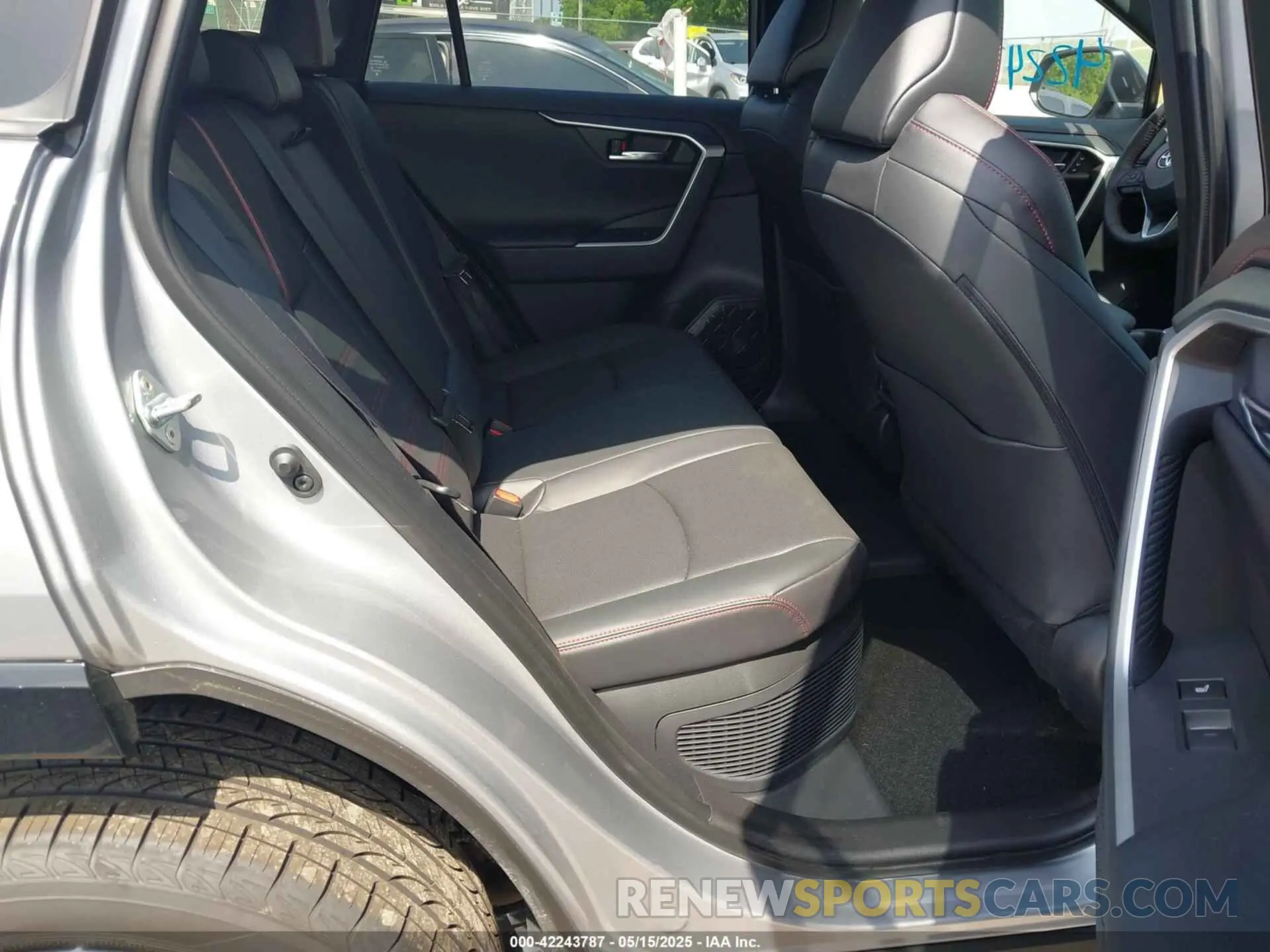 8 fotografías del automóvil dañado JTMFB3FVXRD226108 TOYOTA RAV4 PRIME 2024