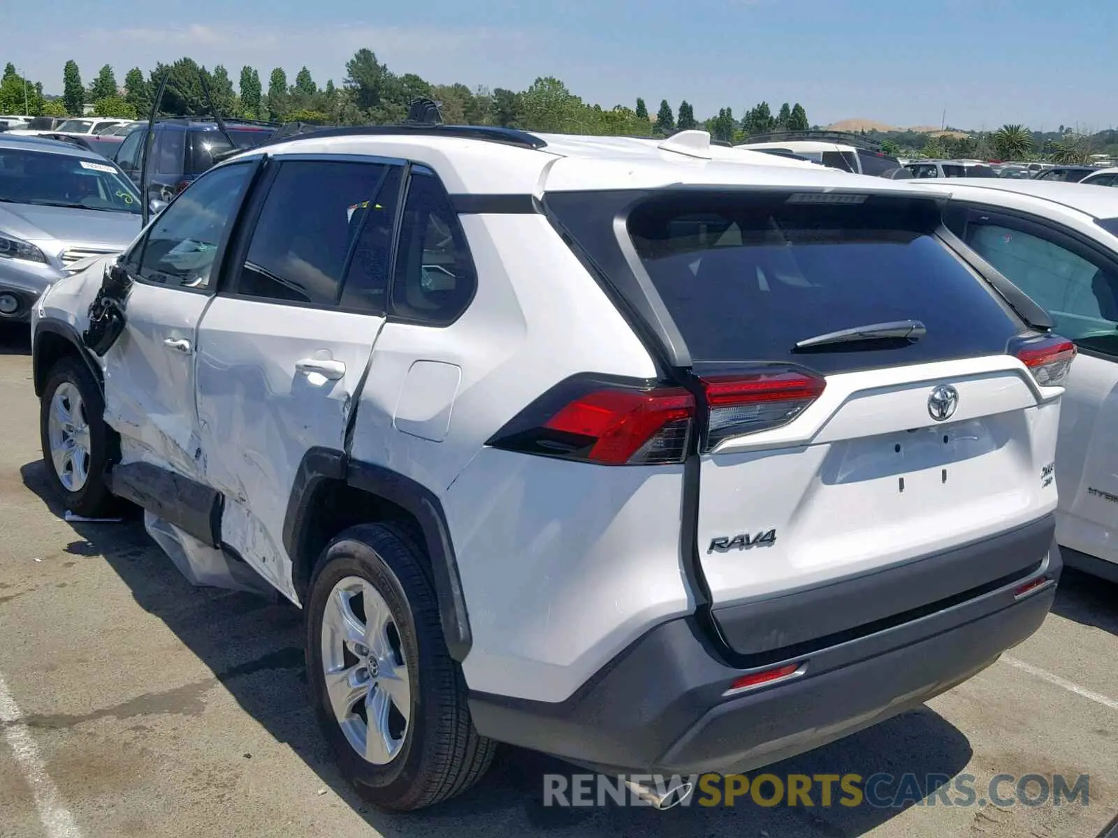 3 fotografías del automóvil dañado 2T3P1RFV2KW001913 TOYOTA RAV4 XLE 2019