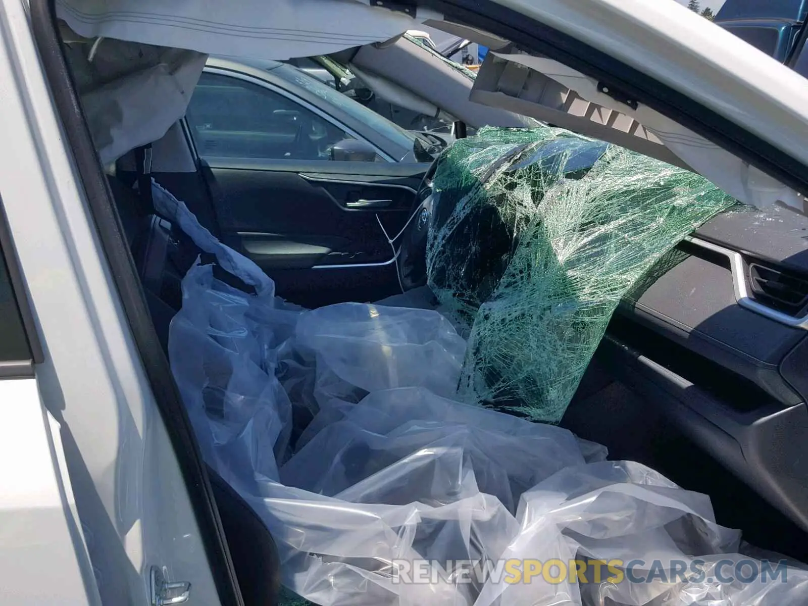 5 fotografías del automóvil dañado 2T3P1RFV2KW001913 TOYOTA RAV4 XLE 2019
