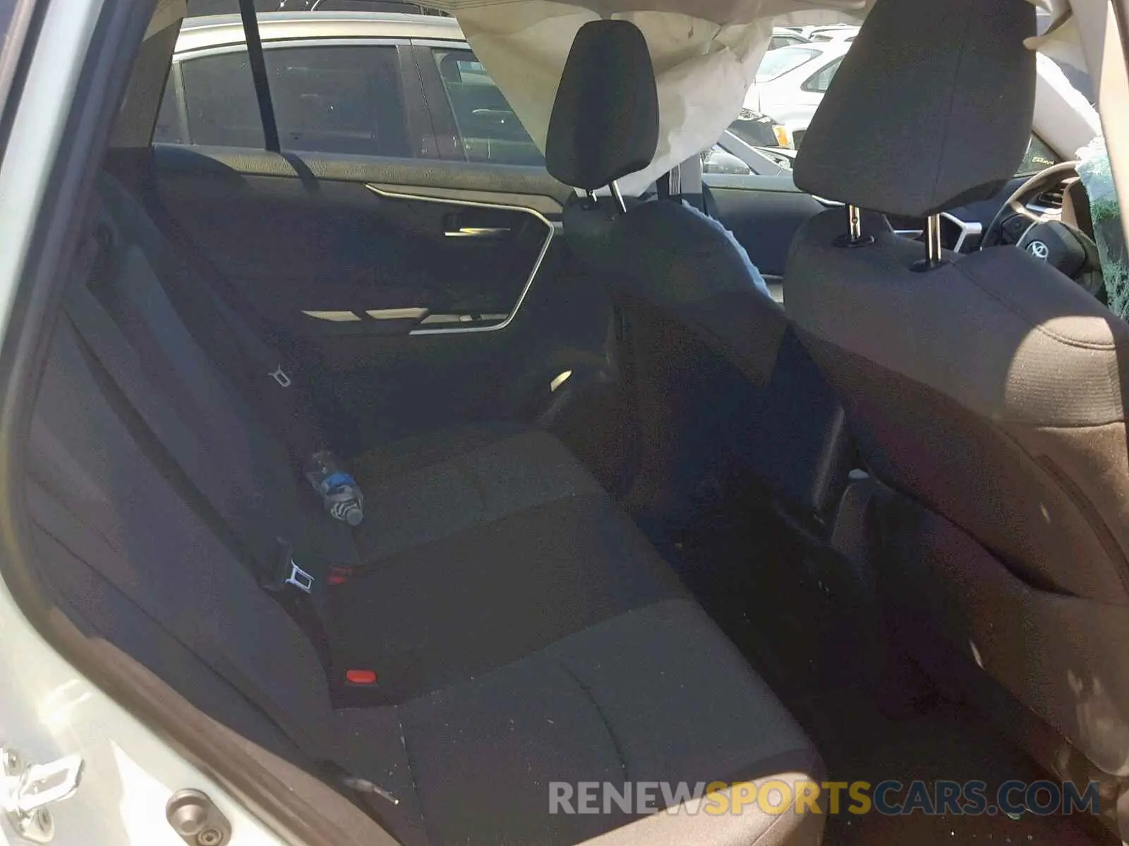 6 fotografías del automóvil dañado 2T3P1RFV2KW001913 TOYOTA RAV4 XLE 2019