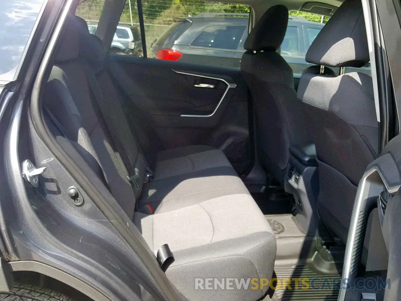 6 fotografías del automóvil dañado 2T3P1RFV3KW057259 TOYOTA RAV4 XLE 2019