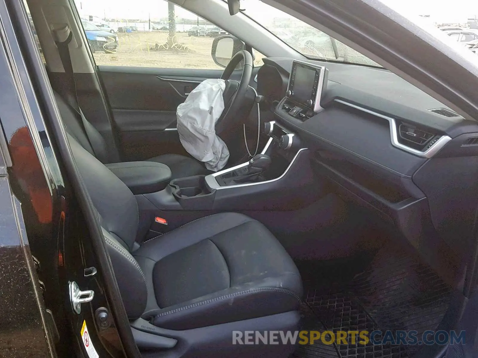 5 fotografías del automóvil dañado 2T3R1RFVXKW016989 TOYOTA RAV4 XLE 2019