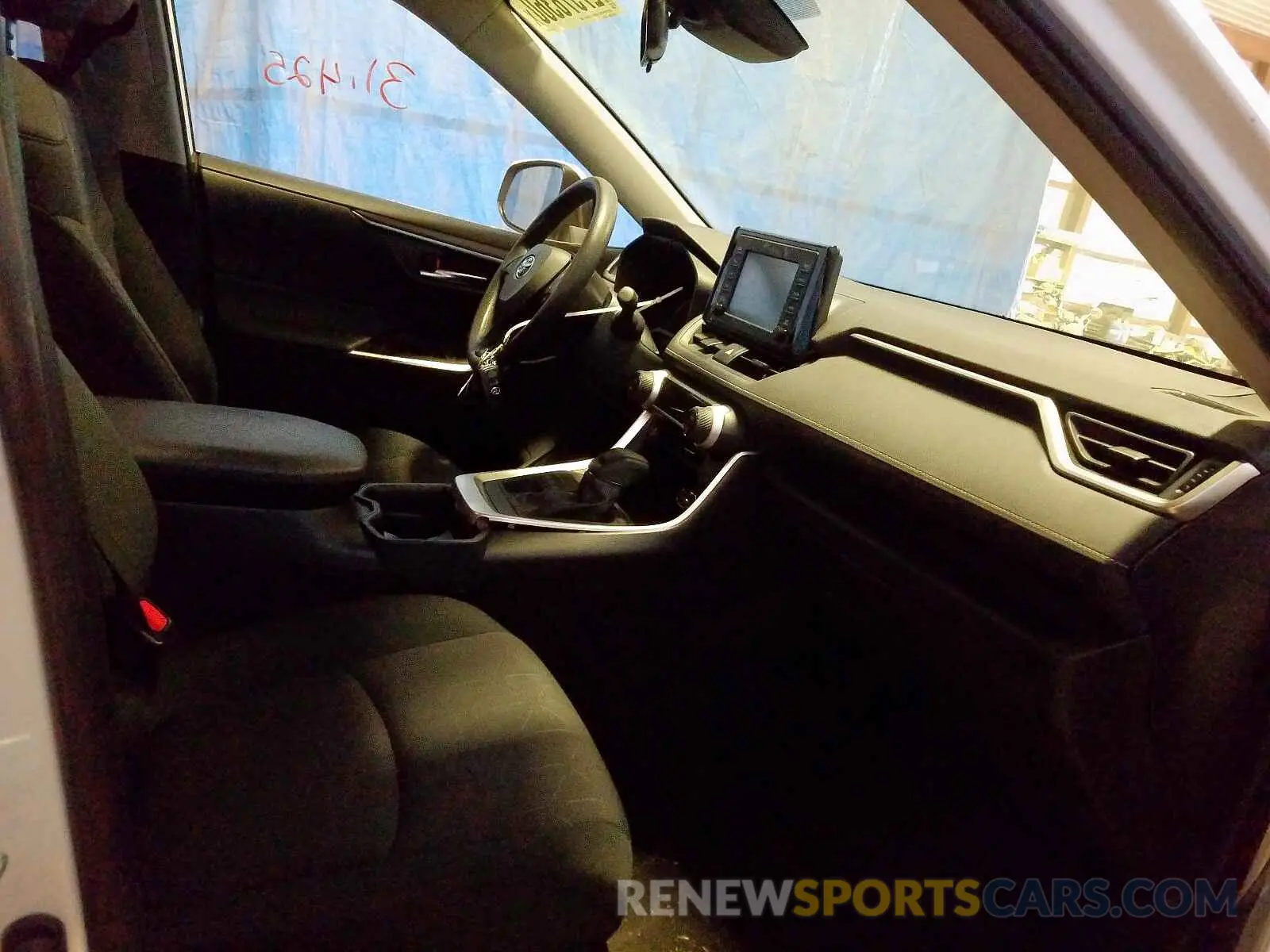 5 fotografías del automóvil dañado JTMP1RFV0KD507060 TOYOTA RAV4 XLE 2019
