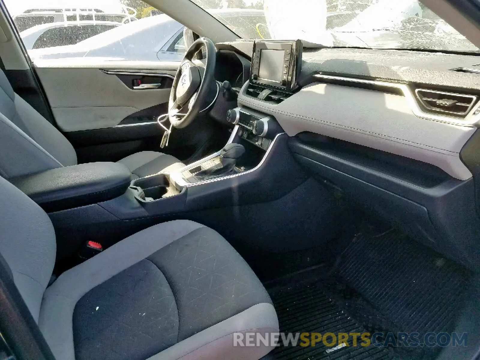 5 fotografías del automóvil dañado JTMP1RFV8KD006496 TOYOTA RAV4 XLE 2019