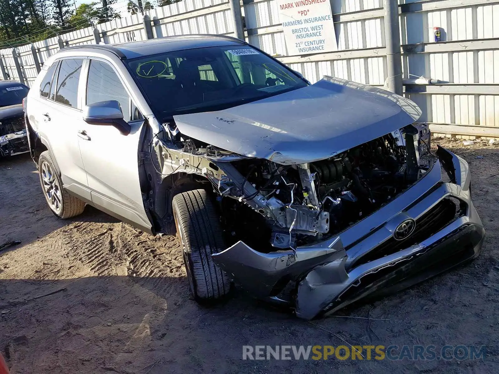 1 fotografías del automóvil dañado 2T3C1RFV1KC028228 TOYOTA RAV4 XLE P 2019