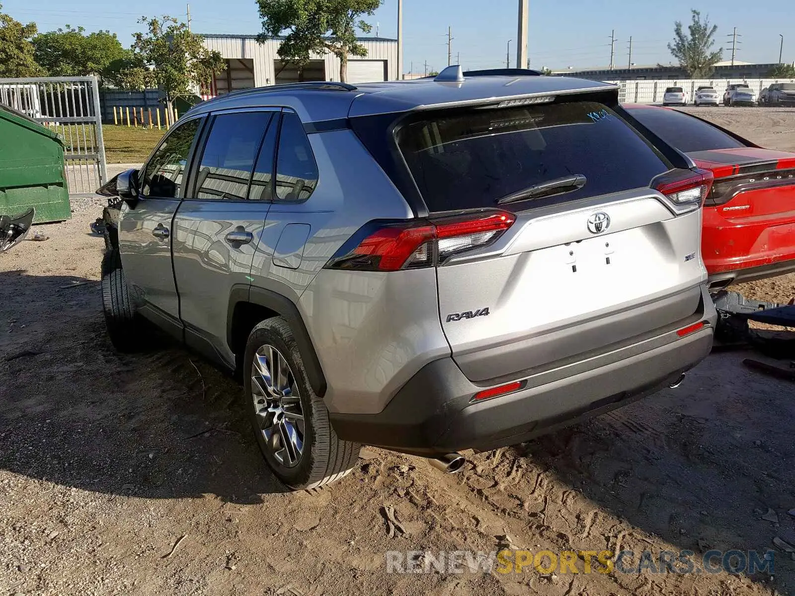 3 fotografías del automóvil dañado 2T3C1RFV1KC028228 TOYOTA RAV4 XLE P 2019