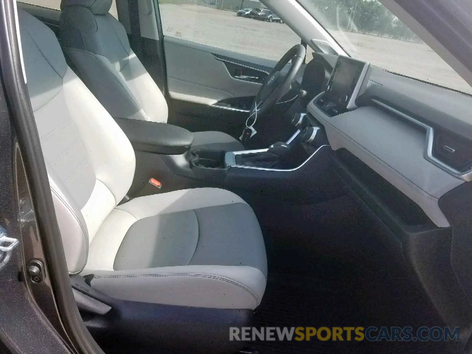5 fotografías del automóvil dañado 2T3C1RFV7KC008372 TOYOTA RAV4 XLE P 2019