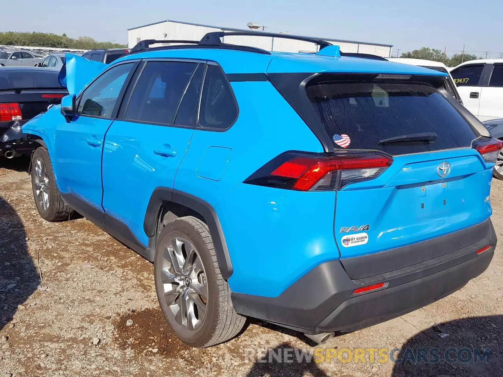 3 fotografías del automóvil dañado JTMC1RFV4KD013282 TOYOTA RAV4 XLE P 2019