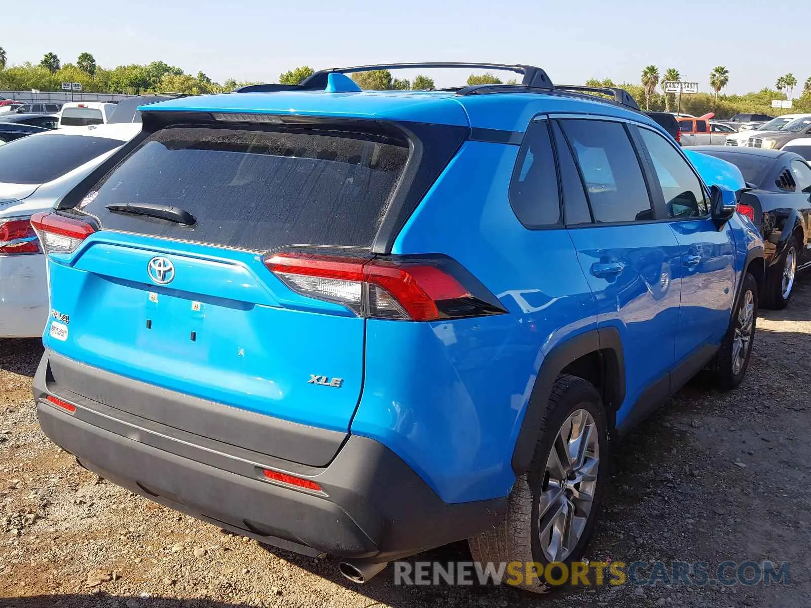 4 fotografías del automóvil dañado JTMC1RFV4KD013282 TOYOTA RAV4 XLE P 2019