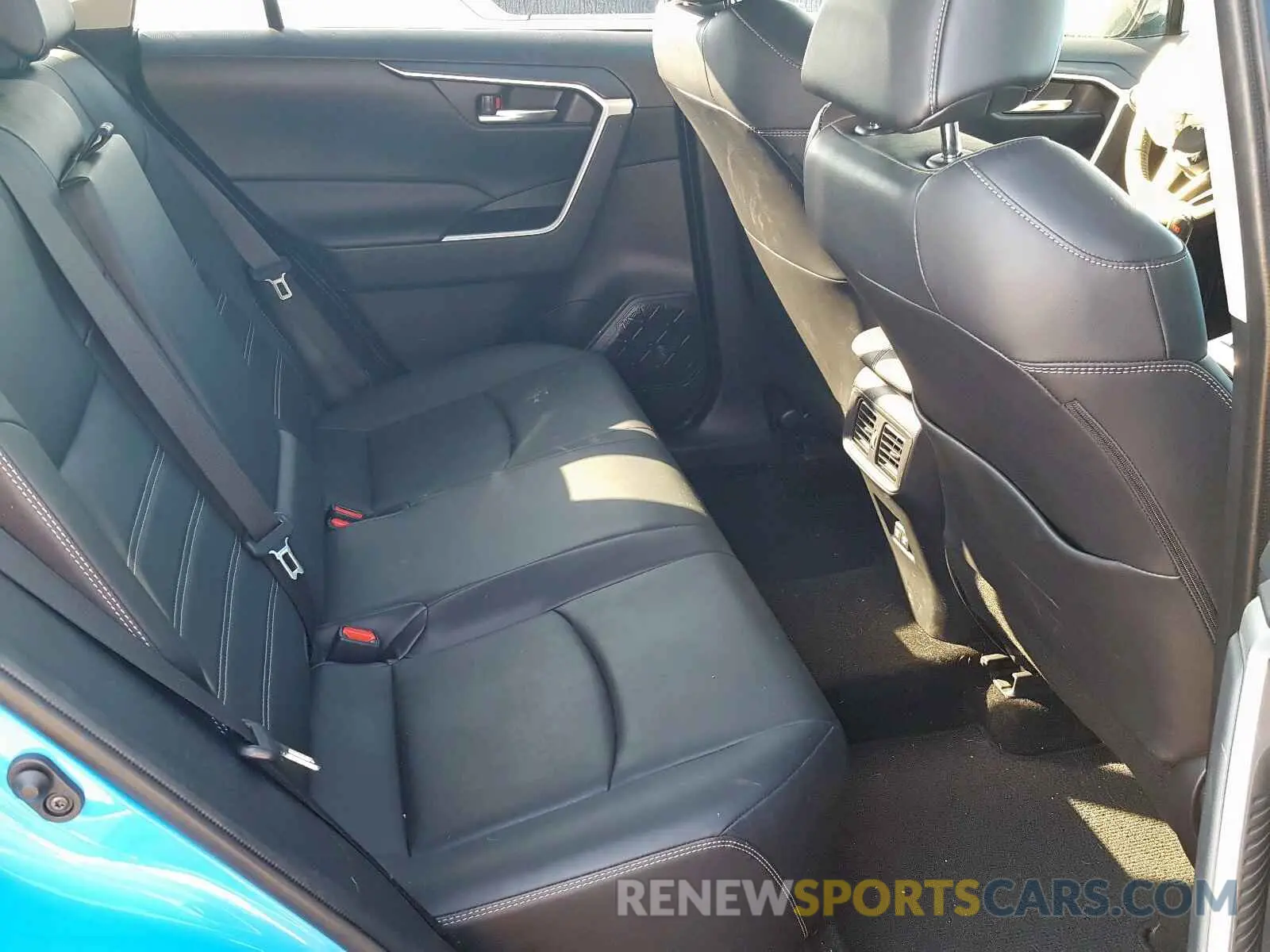 6 fotografías del automóvil dañado JTMC1RFV4KD013282 TOYOTA RAV4 XLE P 2019