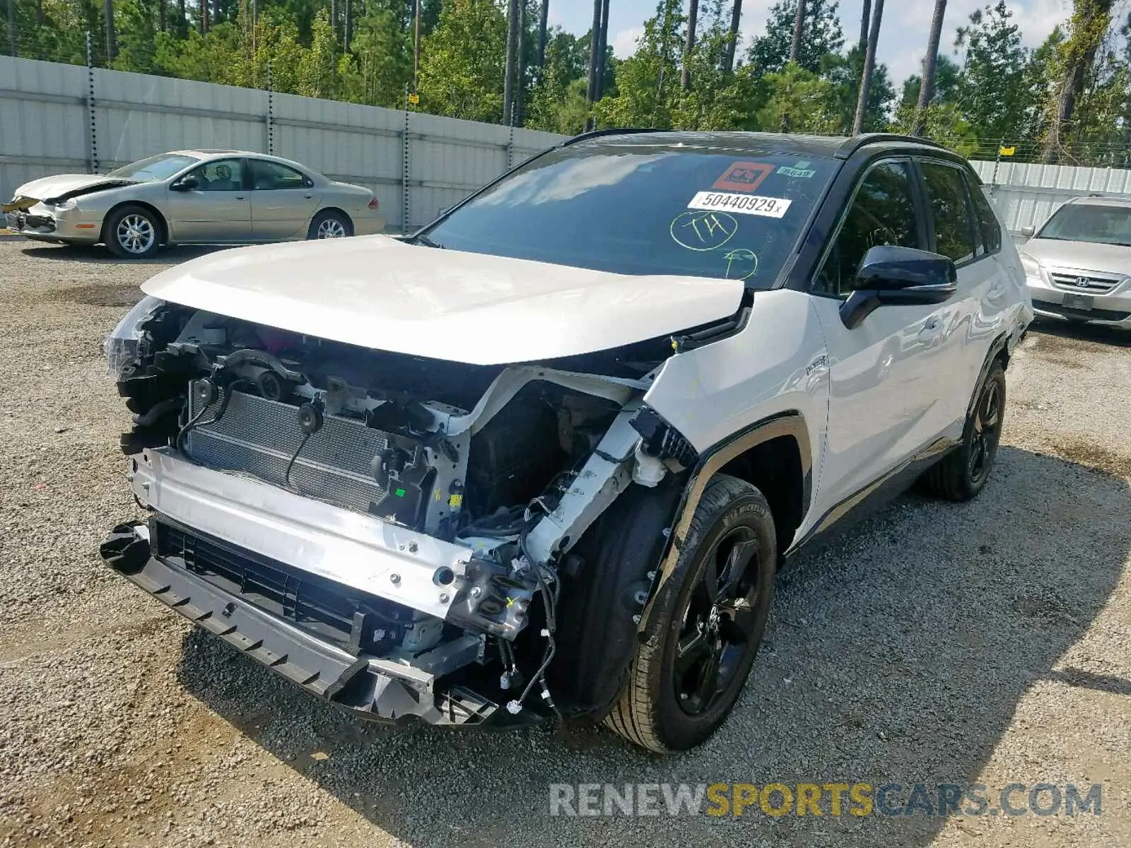 2 fotografías del automóvil dañado 2T3EWRFV4KW007348 TOYOTA RAV4 XSE 2019