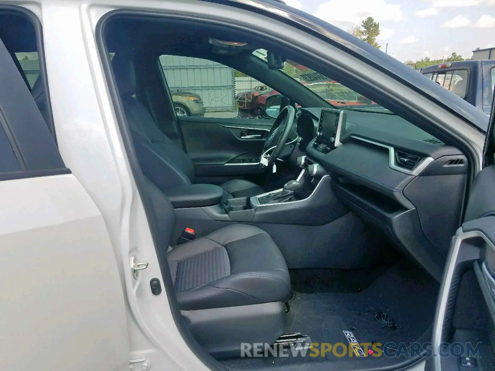 5 fotografías del automóvil dañado 2T3EWRFV4KW007348 TOYOTA RAV4 XSE 2019