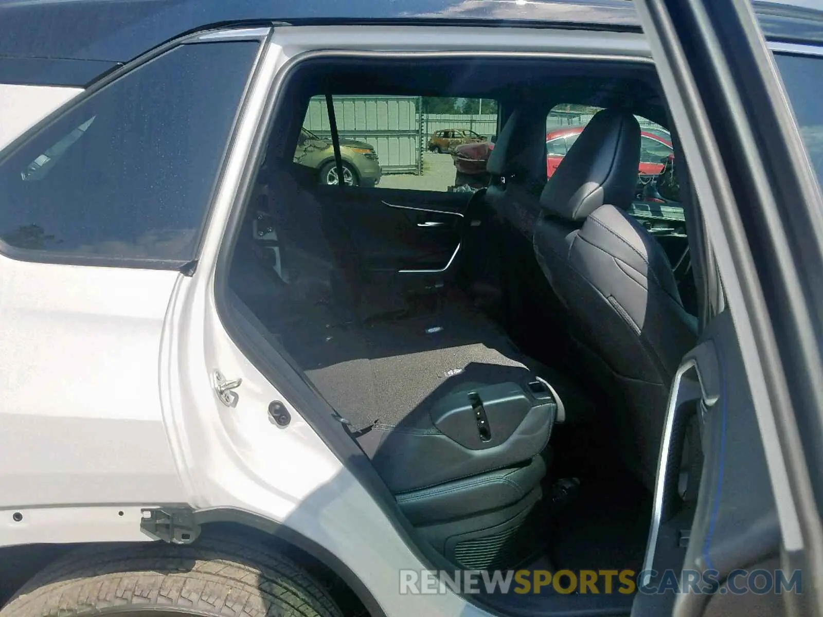 6 fotografías del automóvil dañado 2T3EWRFV4KW007348 TOYOTA RAV4 XSE 2019
