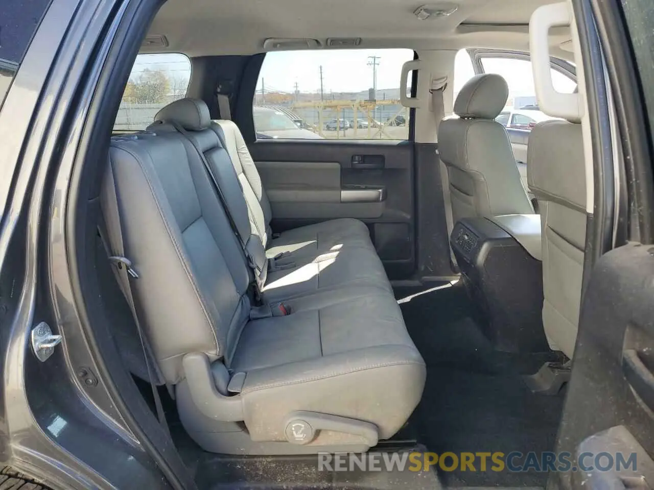 11 fotografías del automóvil dañado 5TDBY5G14KS165403 TOYOTA SEQUOIA 2019