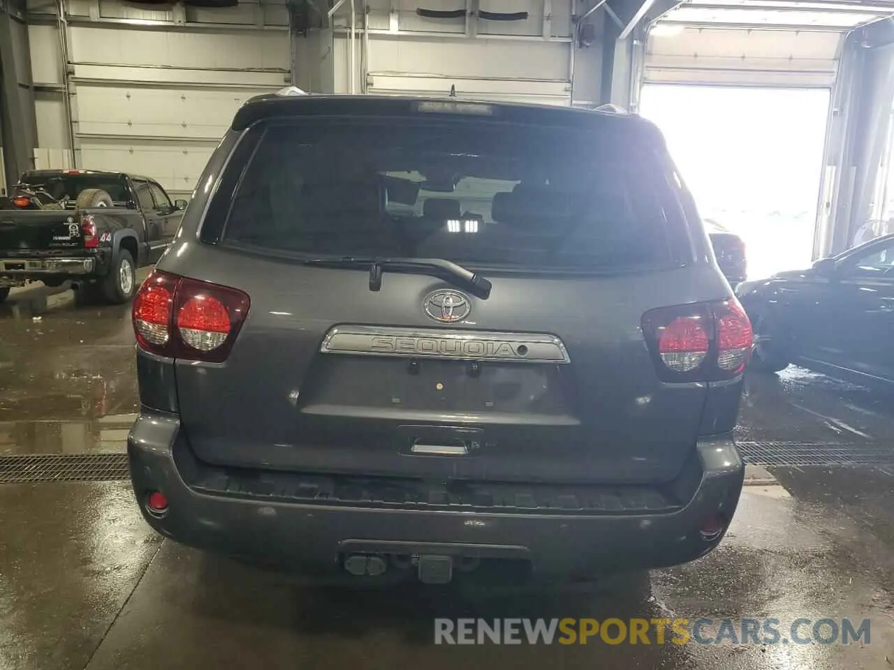 6 fotografías del automóvil dañado 5TDJY5G10KS173378 TOYOTA SEQUOIA 2019