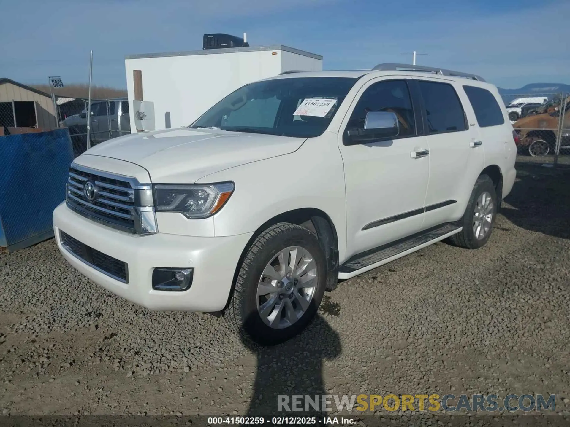 2 fotografías del automóvil dañado 5TDDY5G10LS175226 TOYOTA SEQUOIA 2020