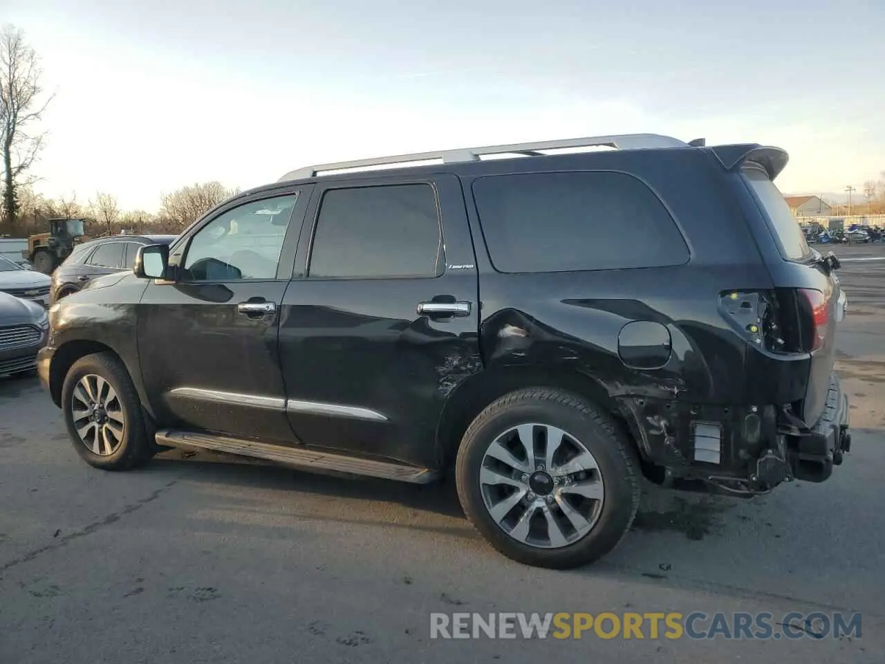 2 fotografías del automóvil dañado 5TDJY5G17LS180247 TOYOTA SEQUOIA 2020