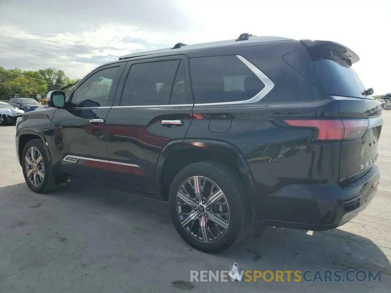 2 fotografías del automóvil dañado 7SVAAAAA3PX002041 TOYOTA SEQUOIA 2023