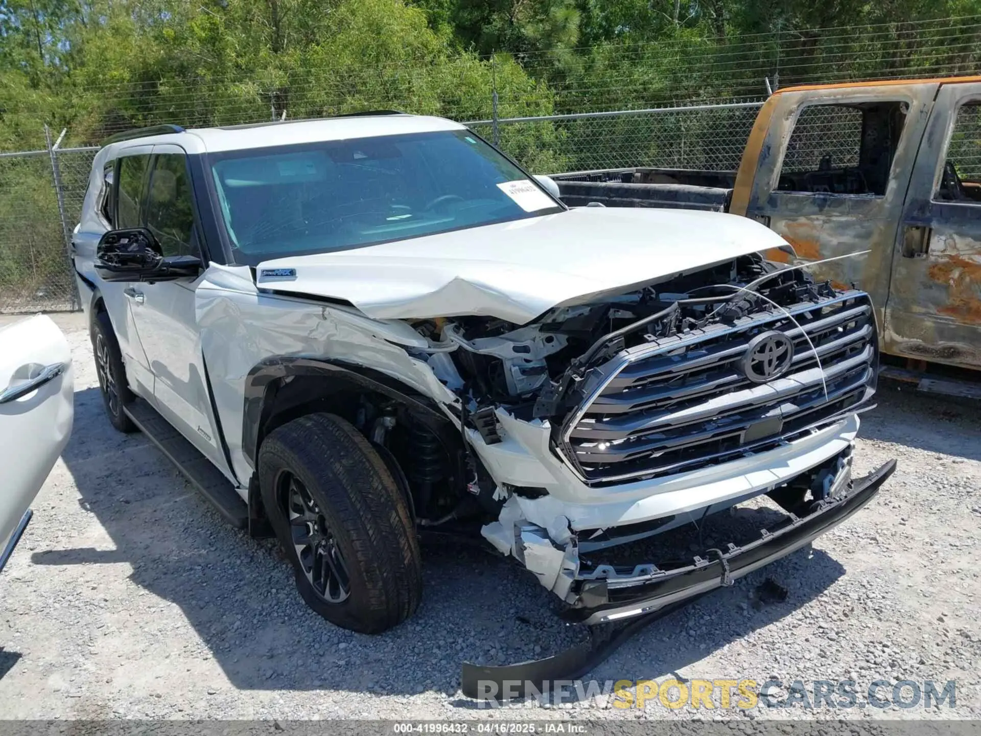 1 fotografías del automóvil dañado 7SVAAABA0PX018132 TOYOTA SEQUOIA 2023