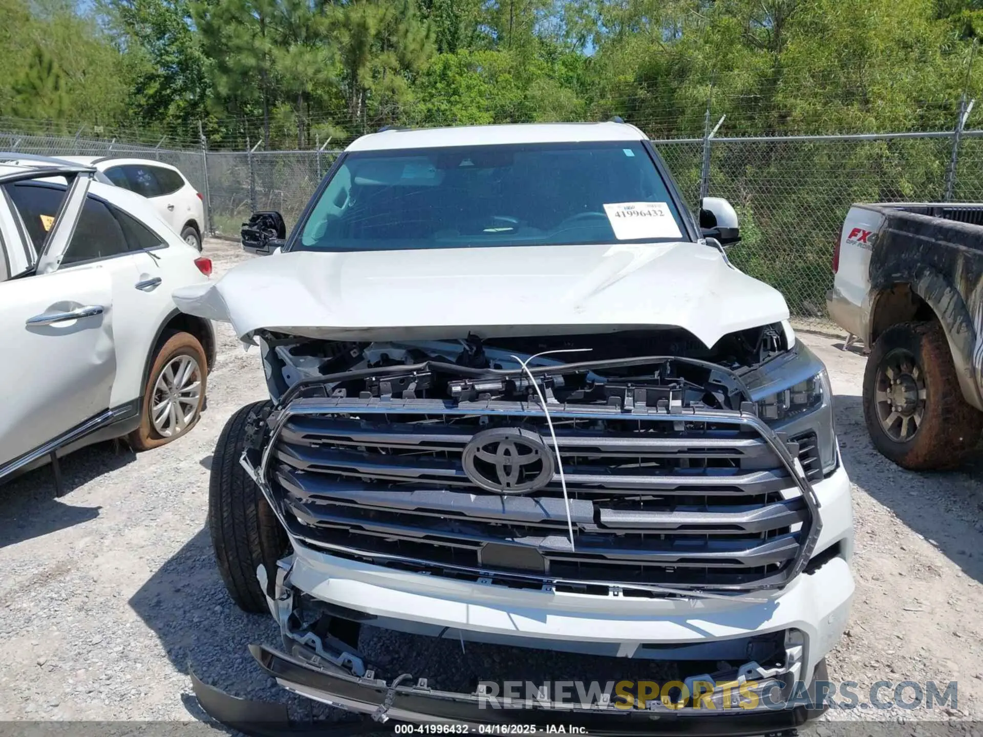 11 fotografías del automóvil dañado 7SVAAABA0PX018132 TOYOTA SEQUOIA 2023