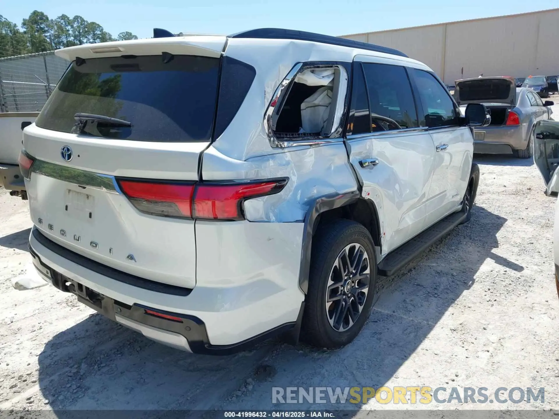 4 fotografías del automóvil dañado 7SVAAABA0PX018132 TOYOTA SEQUOIA 2023