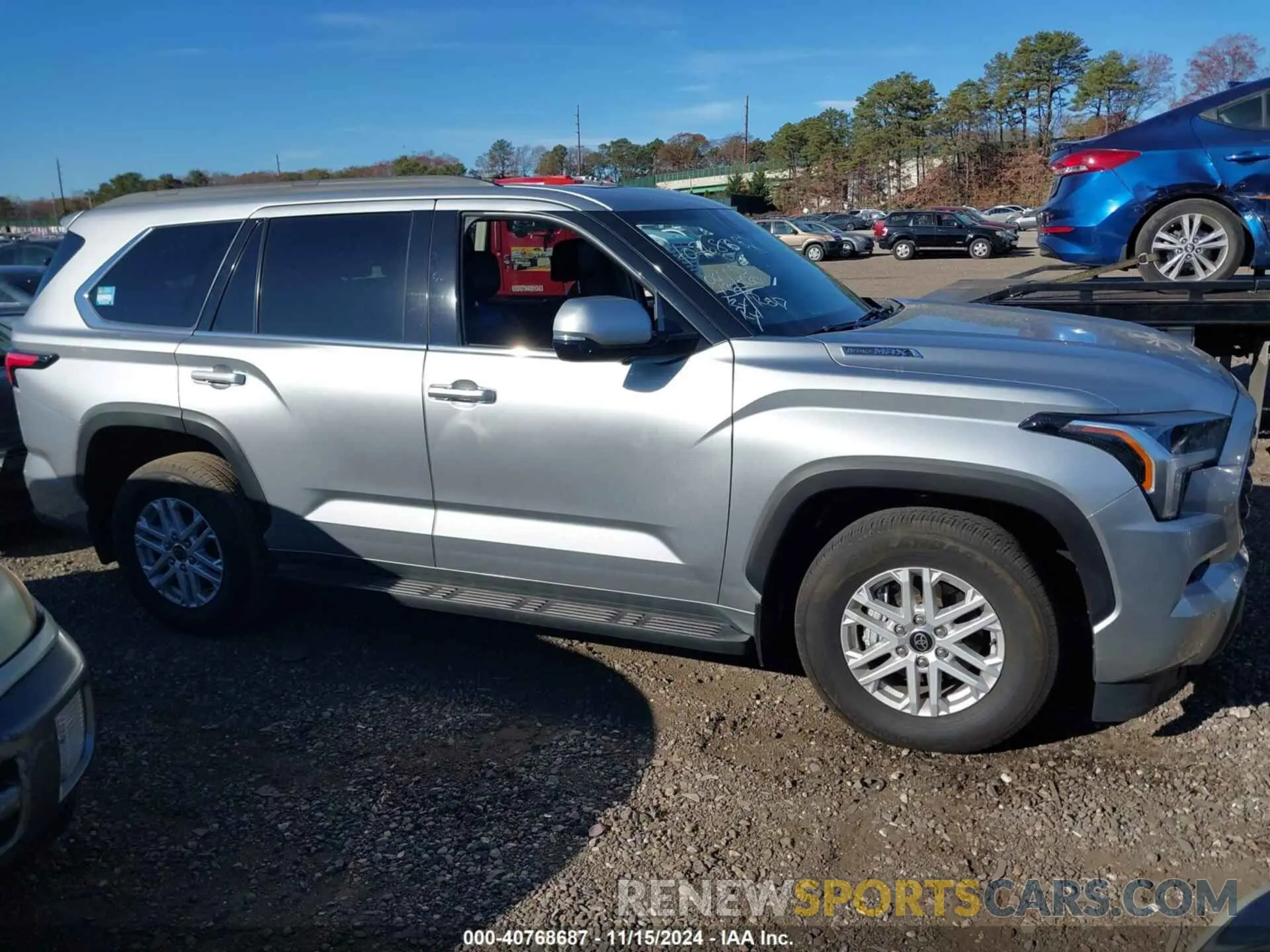 13 fotografías del automóvil dañado 7SVAAABA2PX001655 TOYOTA SEQUOIA 2023