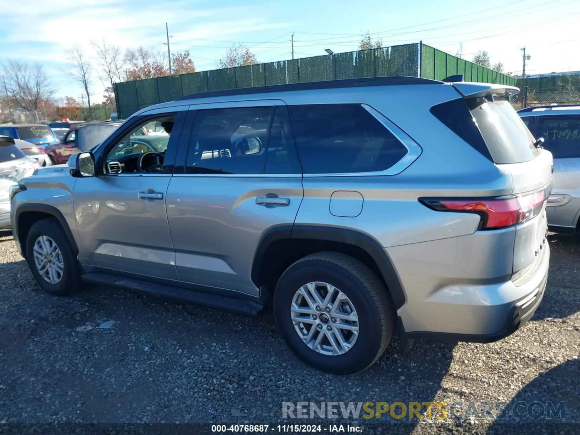 14 fotografías del automóvil dañado 7SVAAABA2PX001655 TOYOTA SEQUOIA 2023